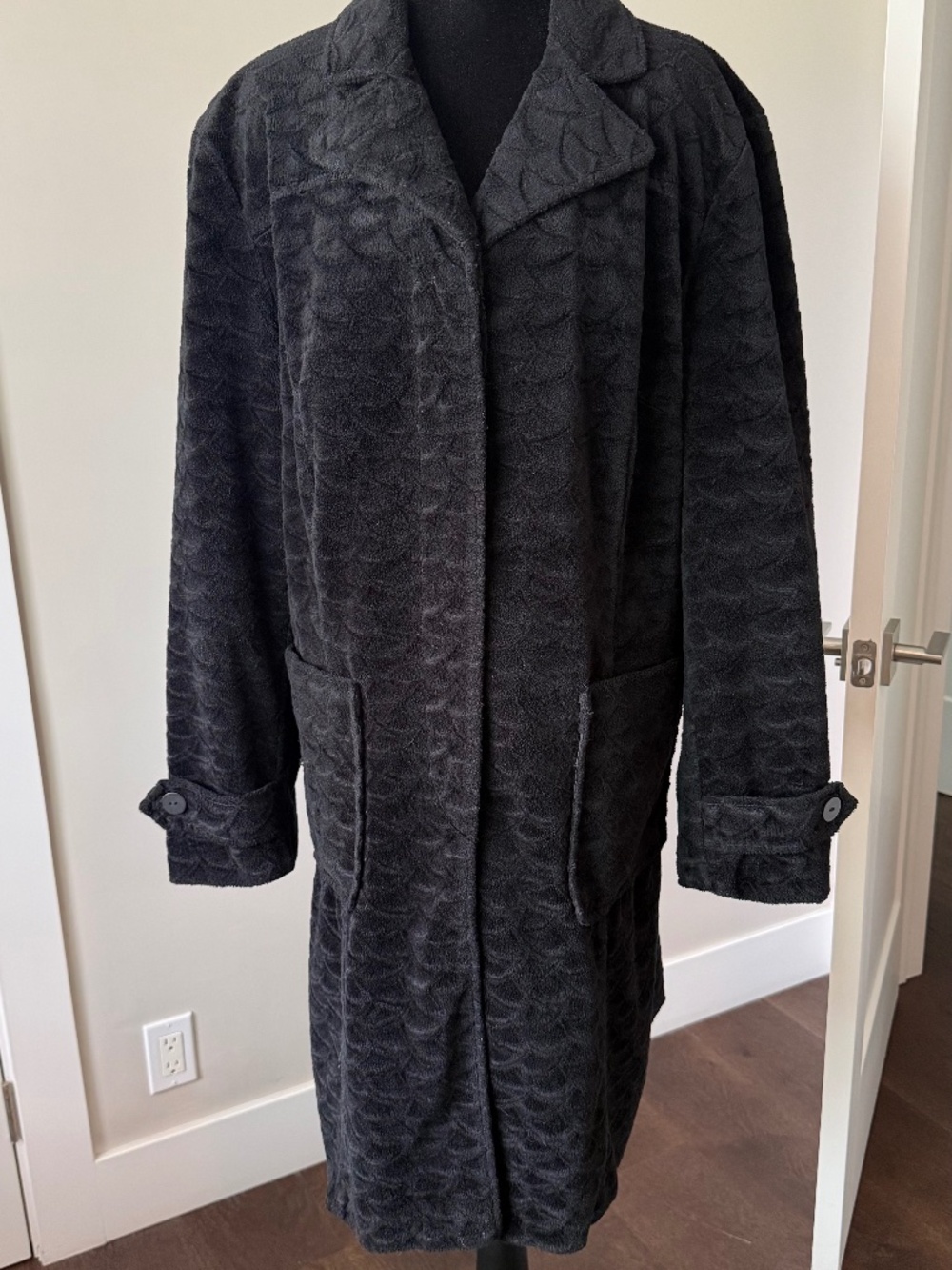 Mulberry Street Black Textured Faux Fur Long Coat Women’s L